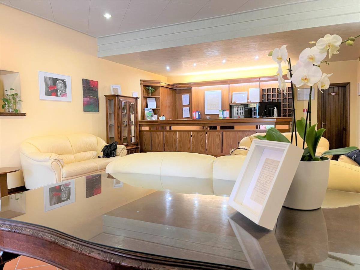Hotel La Torretta อัสซิซี ภายนอก รูปภาพ